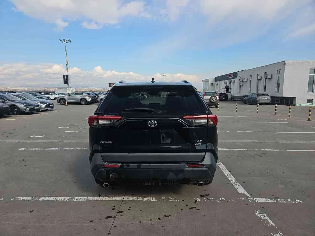 TOYOTA RAV4 - 8