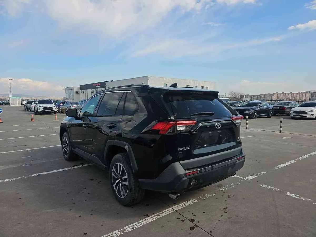 TOYOTA RAV4 - 9