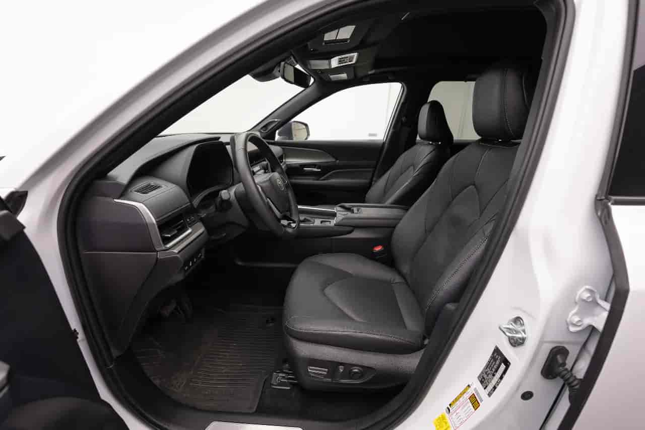 TOYOTA Grand Highlander - 10