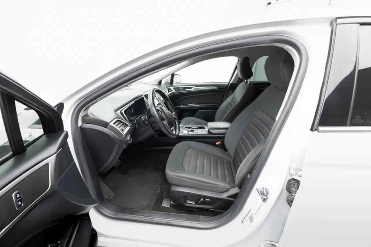 FORD Fusion - 10