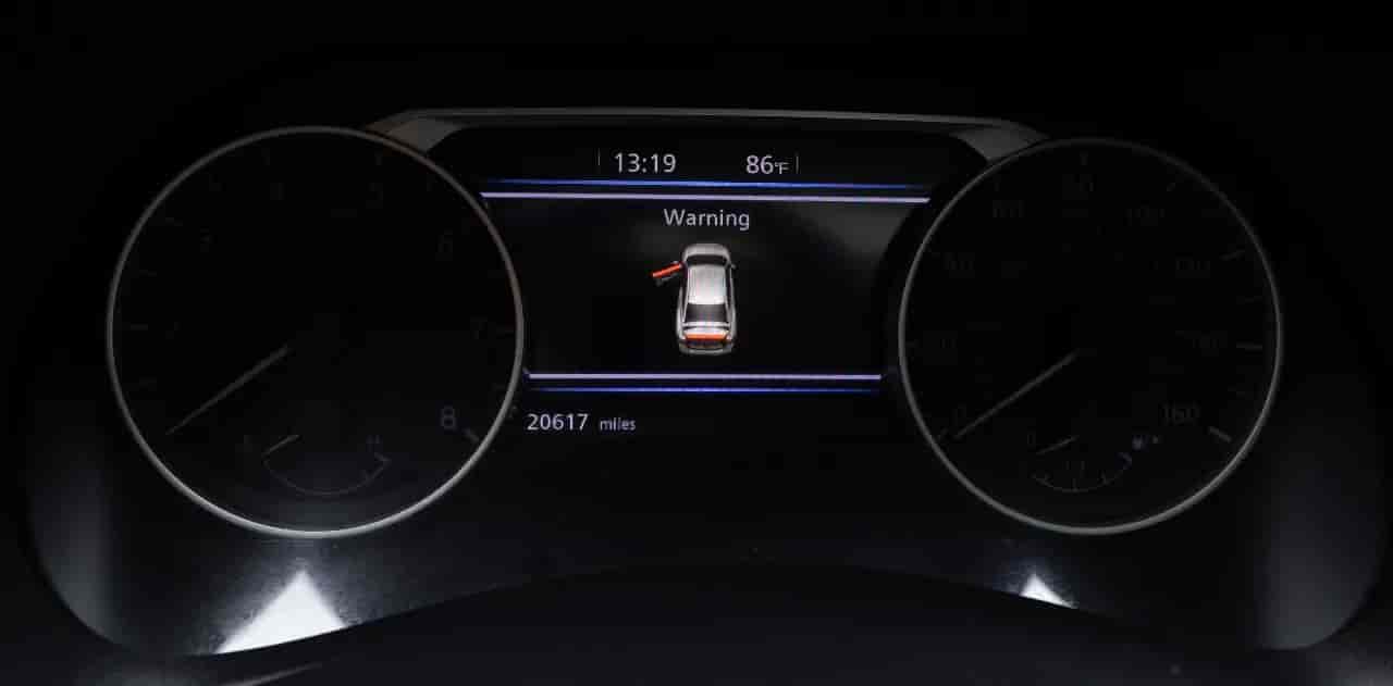NISSAN Sentra - 10