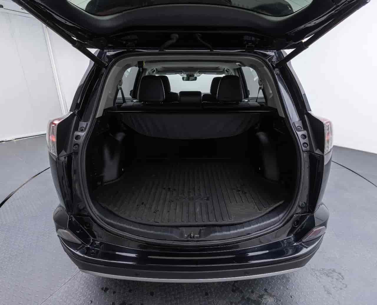 TOYOTA RAV4 - 7