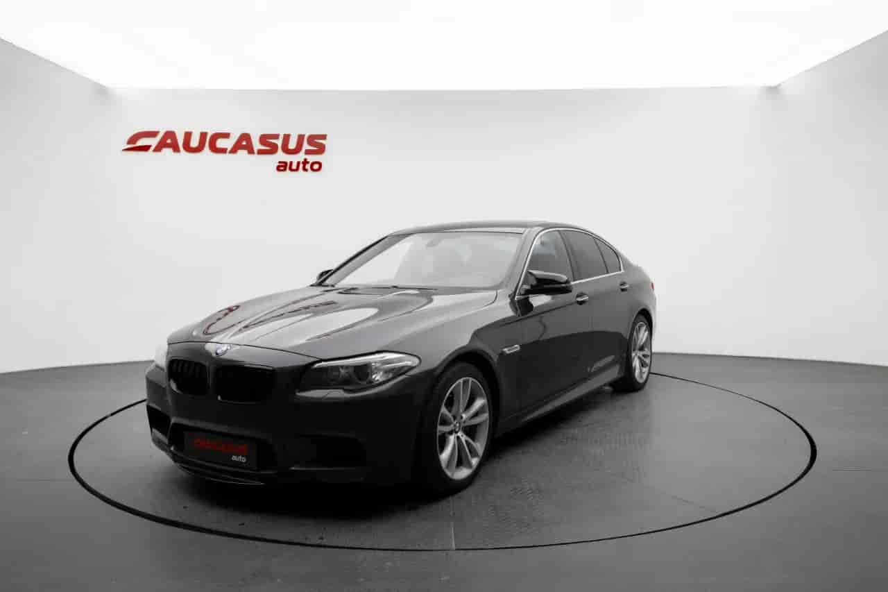 BMW 5-Series - 1
