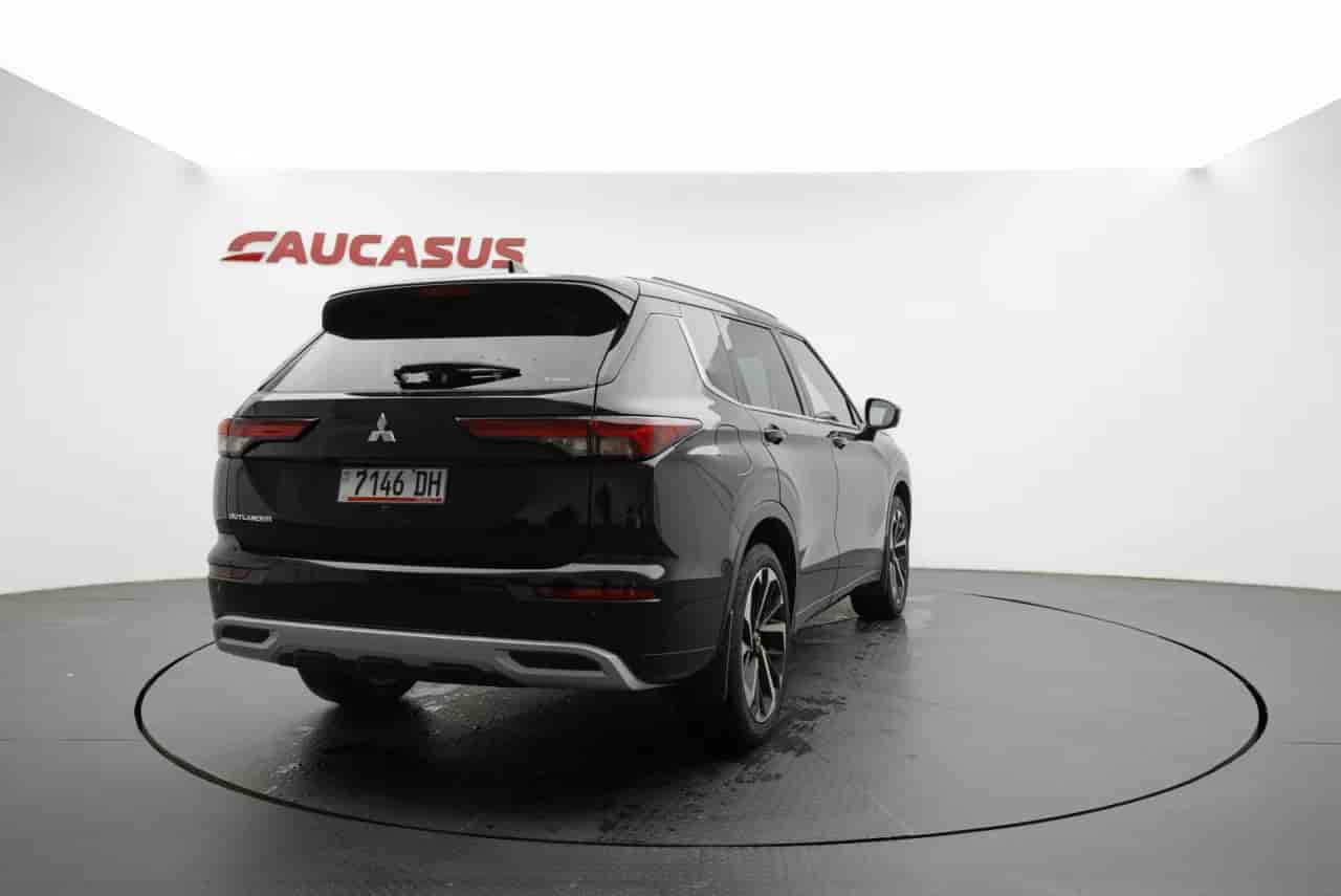 MITSUBISHI Outlander - 4