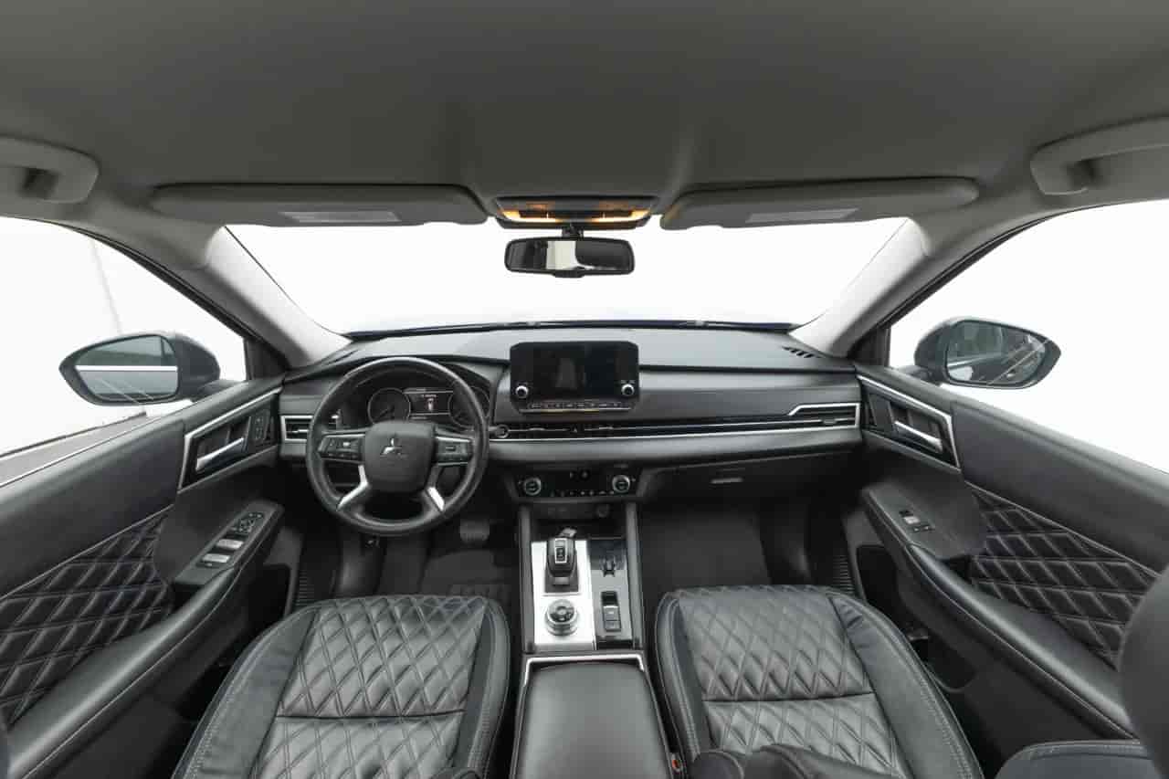 MITSUBISHI Outlander - 9