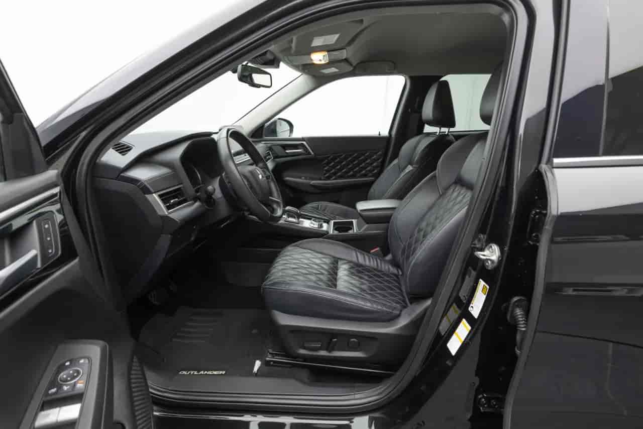 MITSUBISHI Outlander - 10