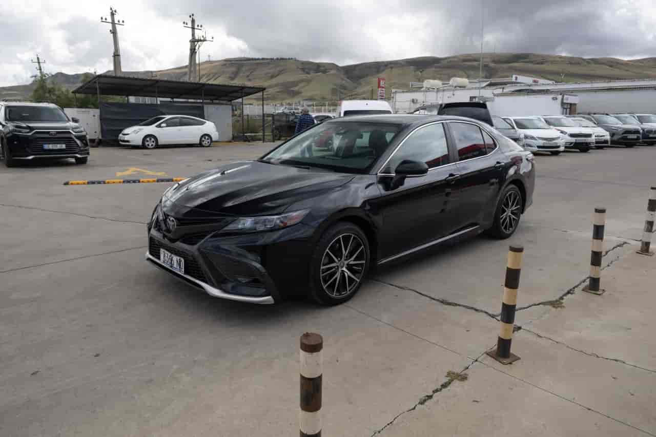 TOYOTA Camry - 1