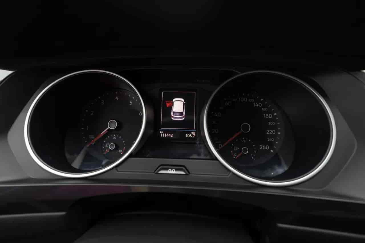 VOLKSWAGEN Tiguan - 9