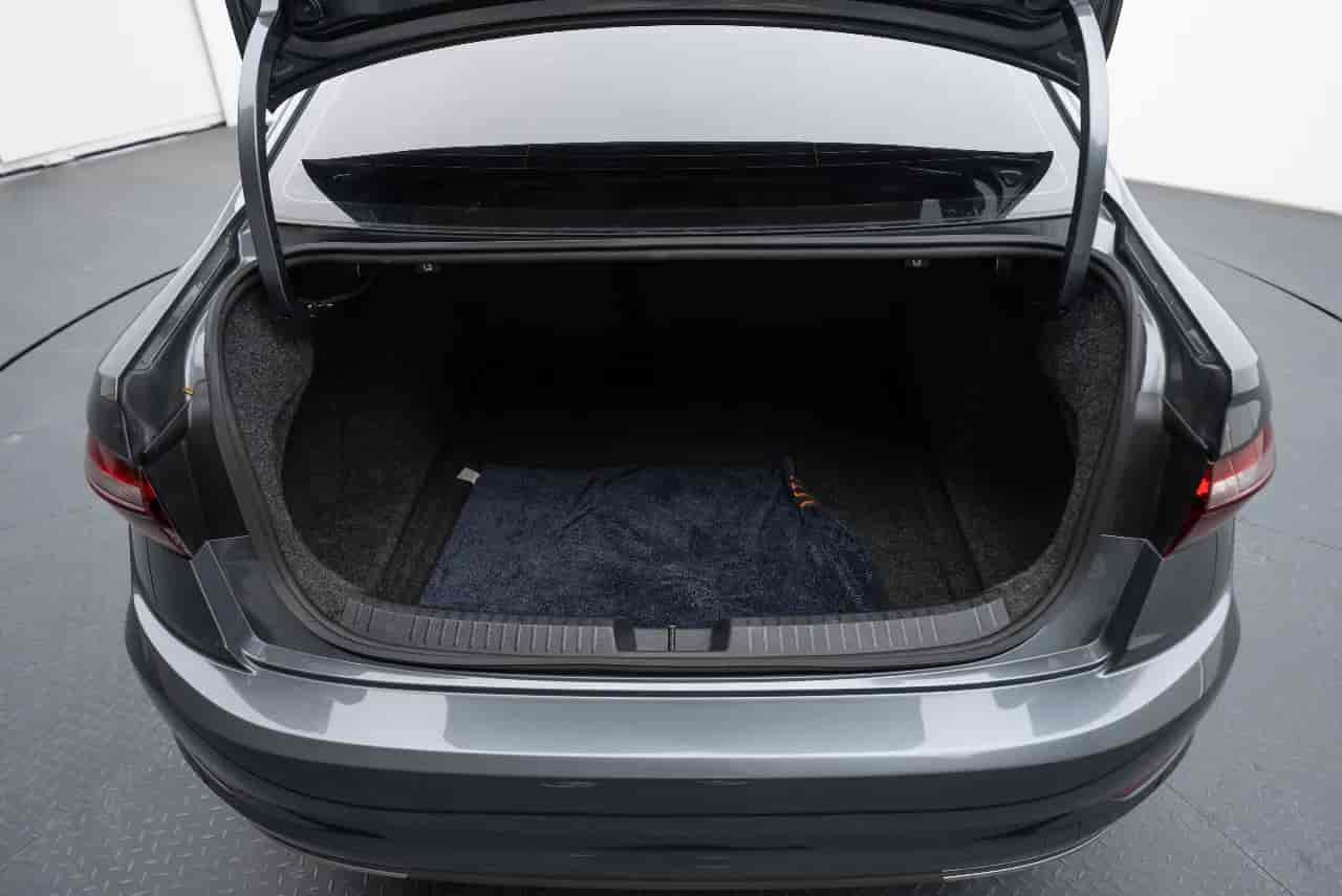 VOLKSWAGEN Jetta - 7