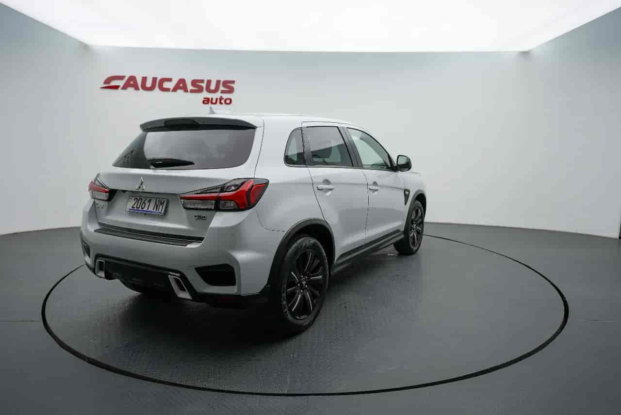 MITSUBISHI Outlander Sport - 4