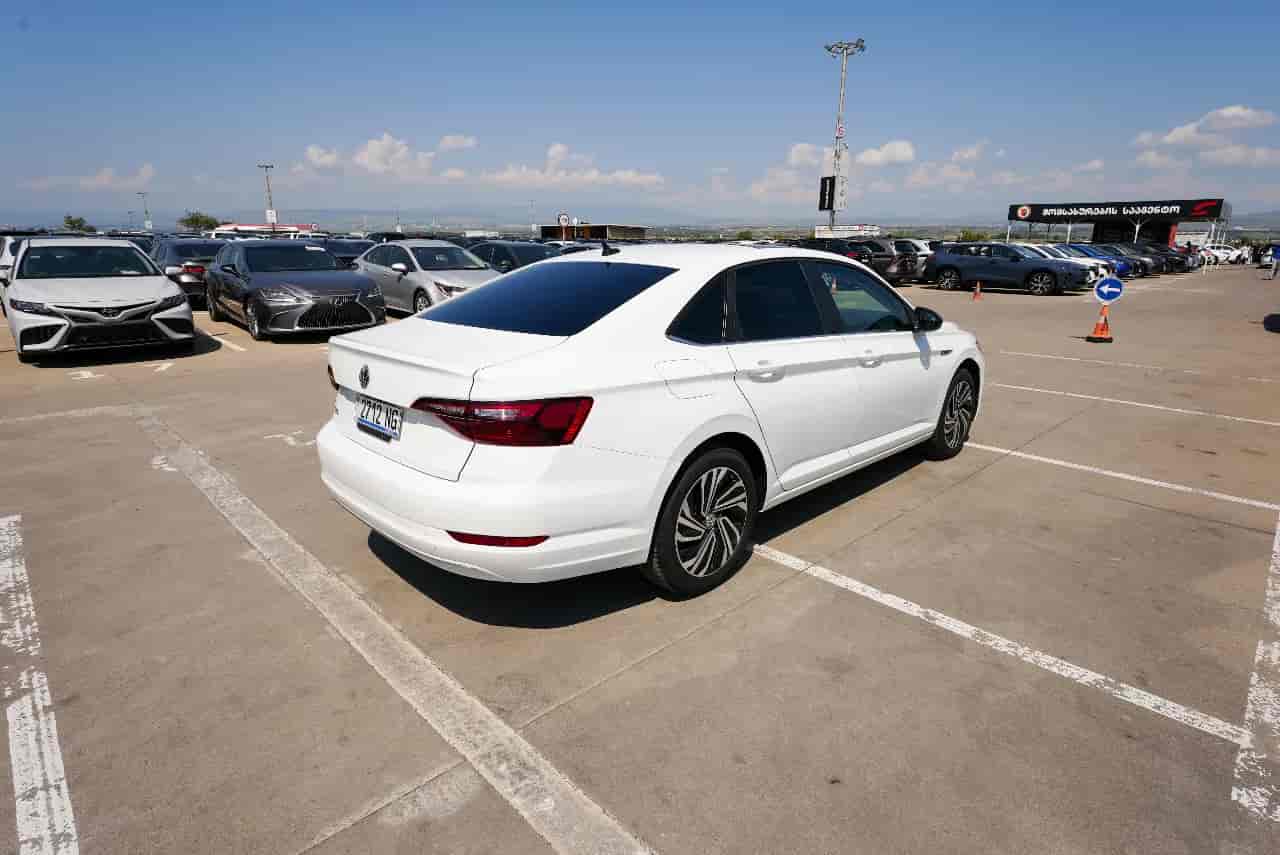VOLKSWAGEN Jetta - 4
