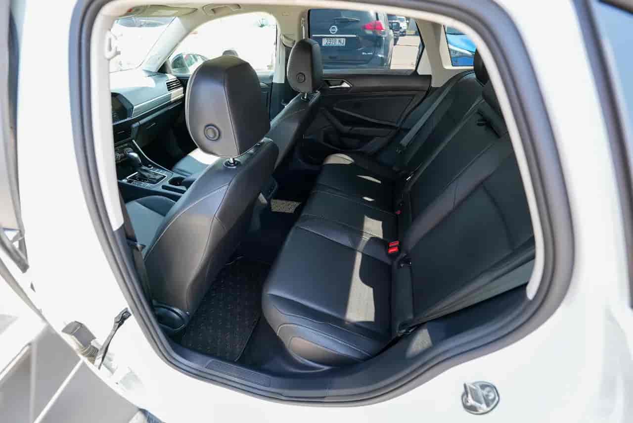 VOLKSWAGEN Jetta - 8
