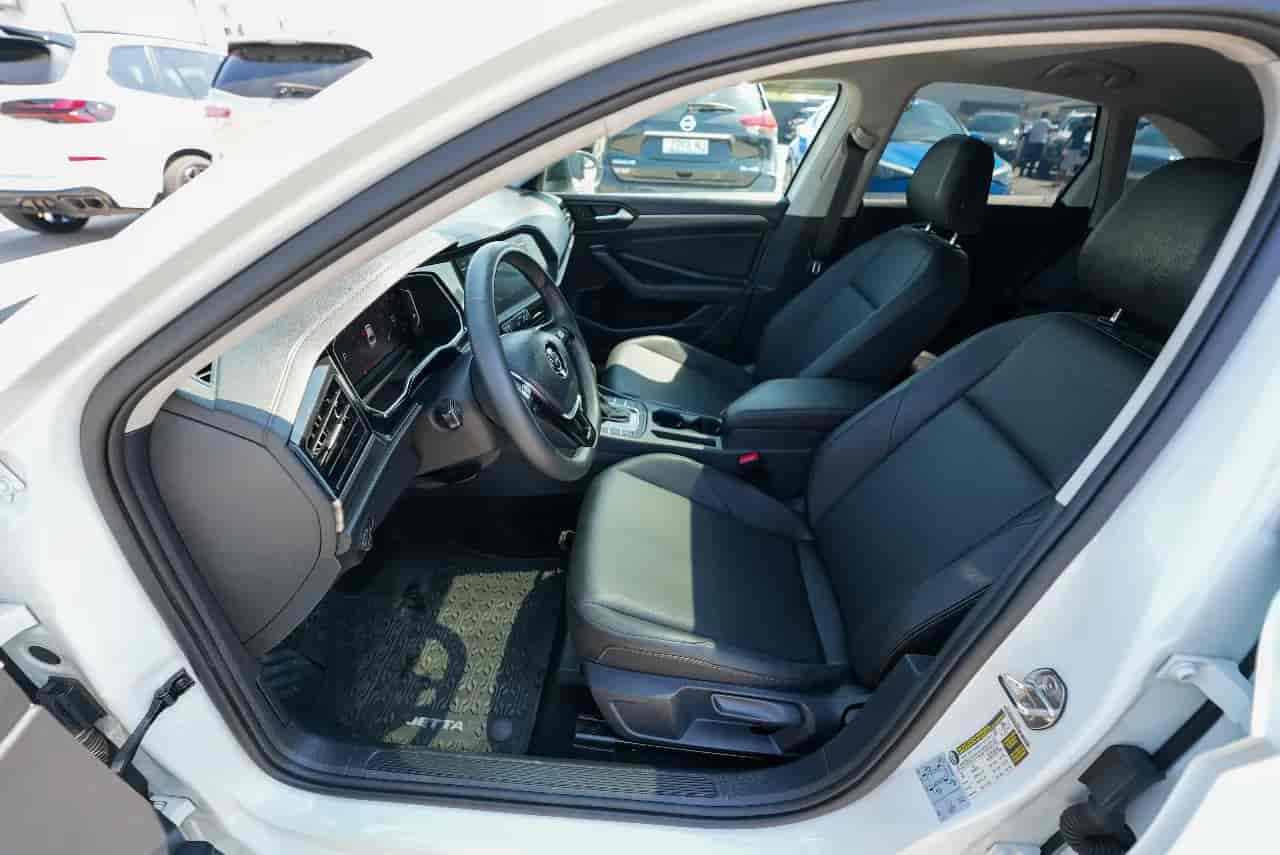 VOLKSWAGEN Jetta - 10