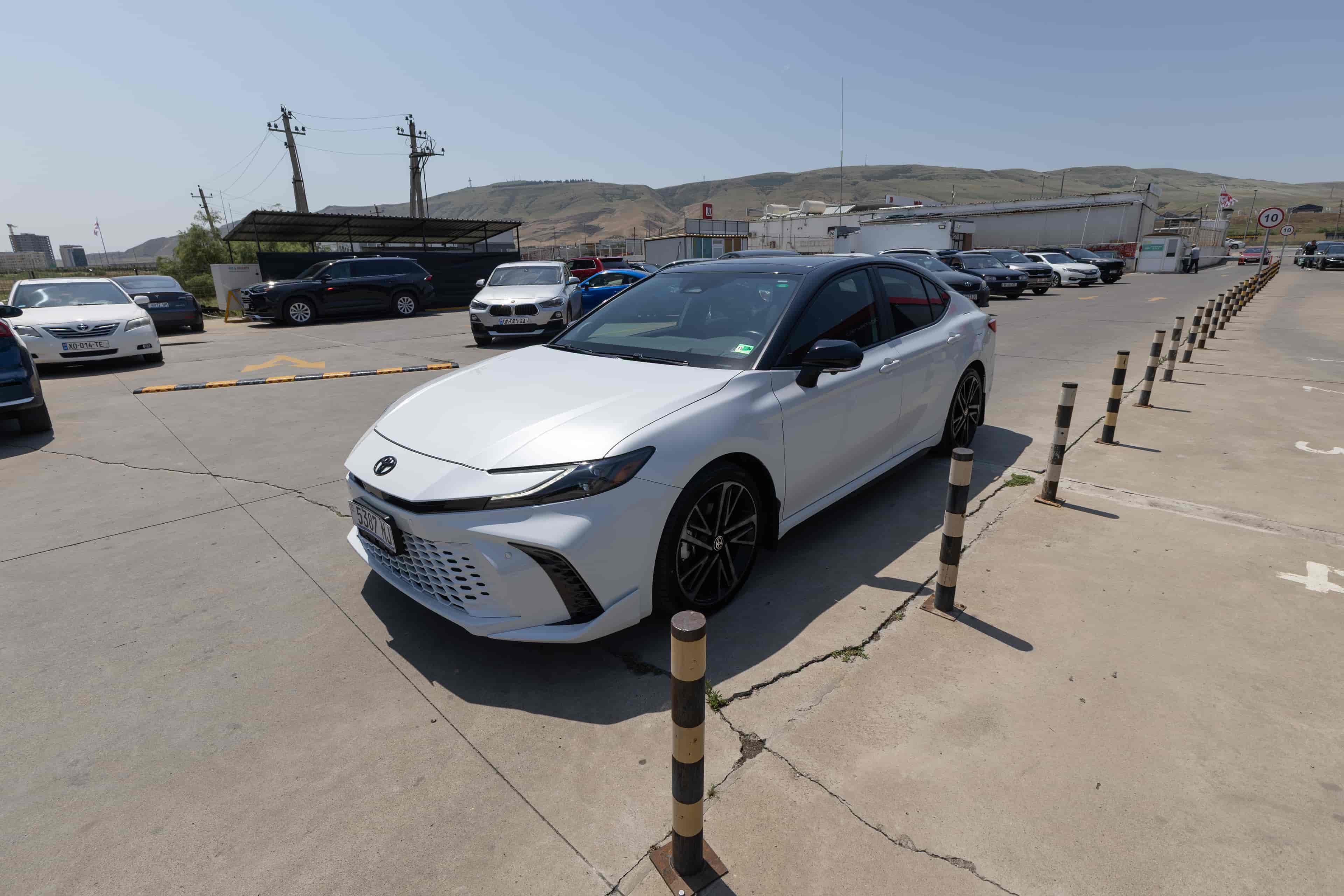 TOYOTA Camry - 1