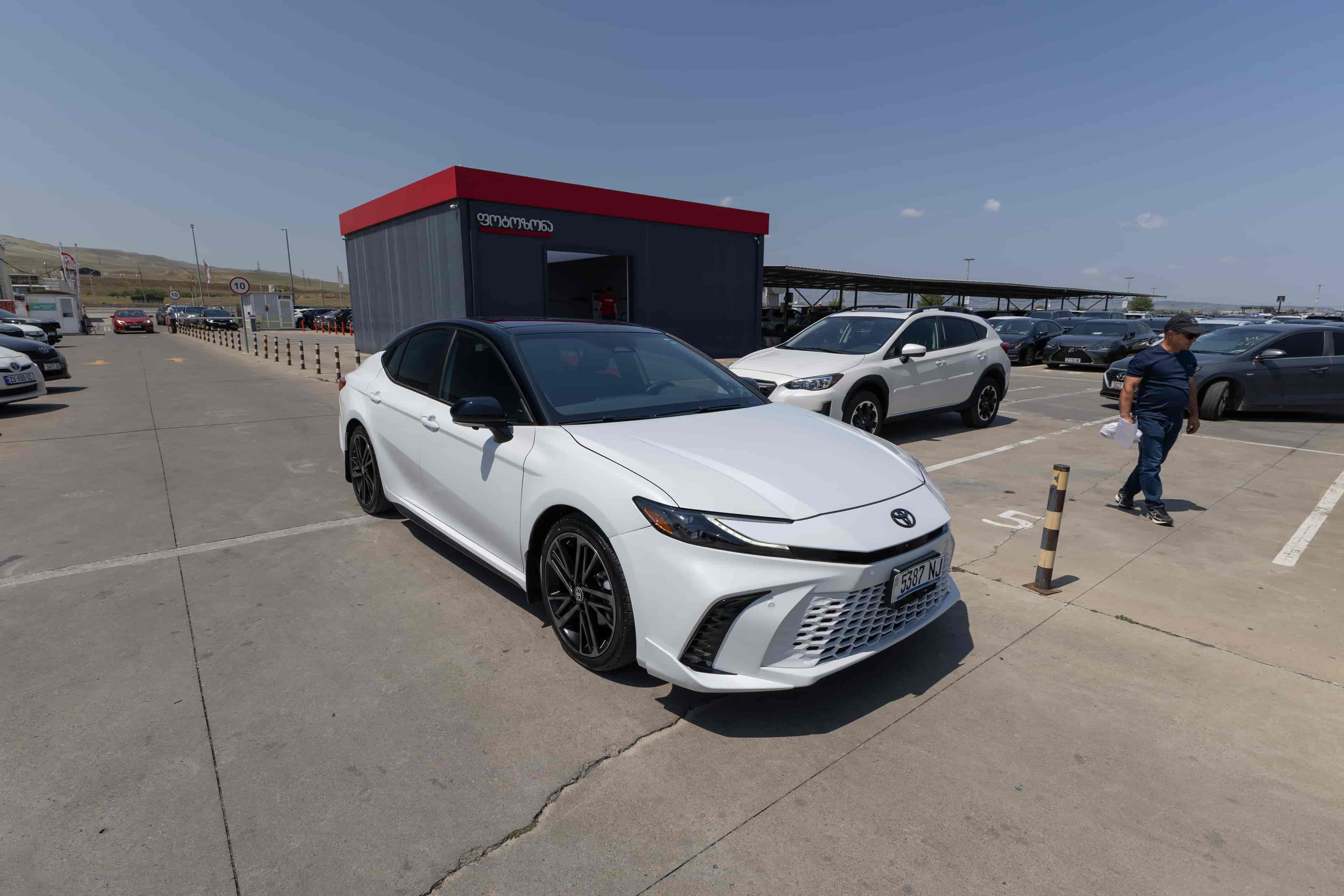 TOYOTA Camry - 3