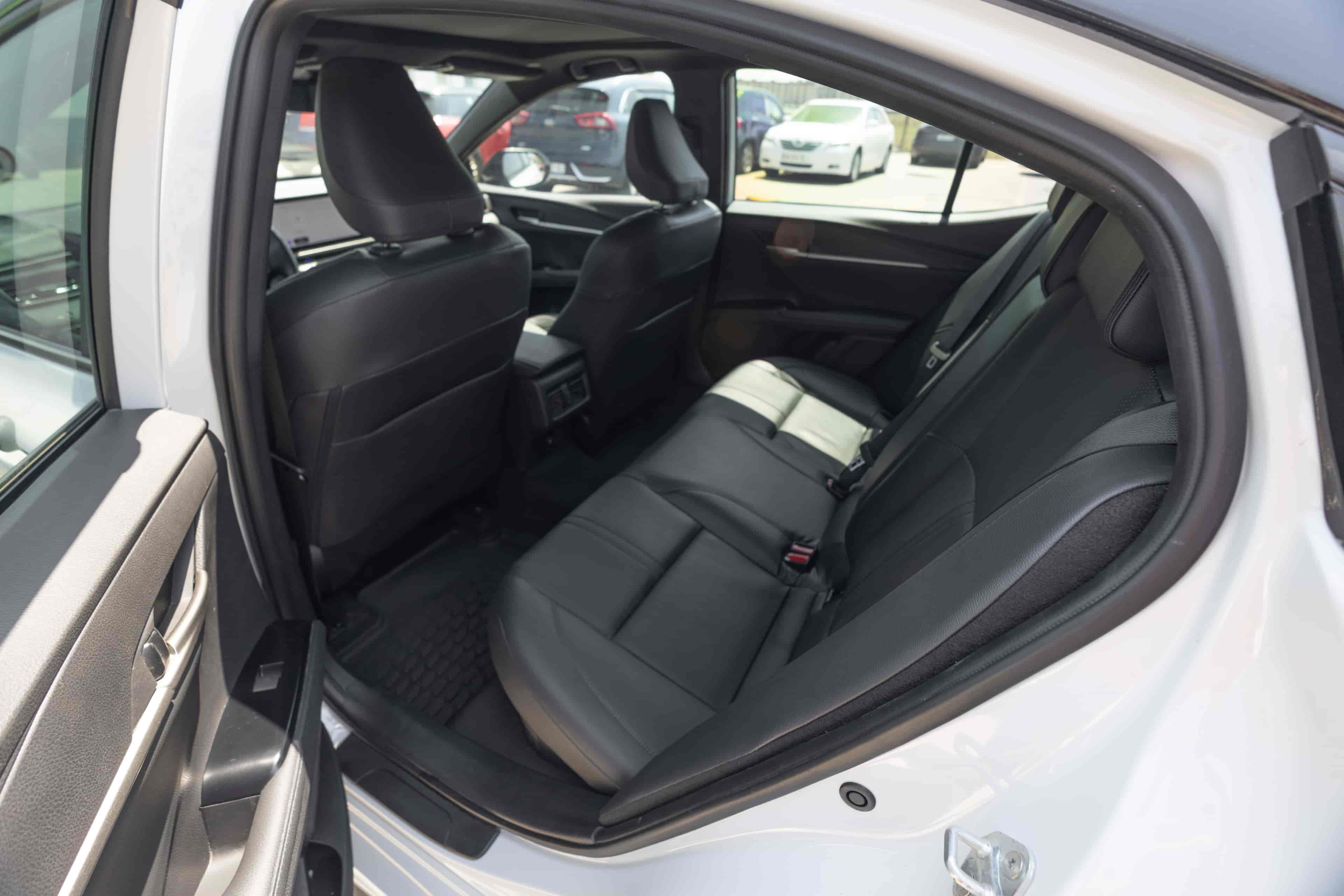 TOYOTA Camry - 8