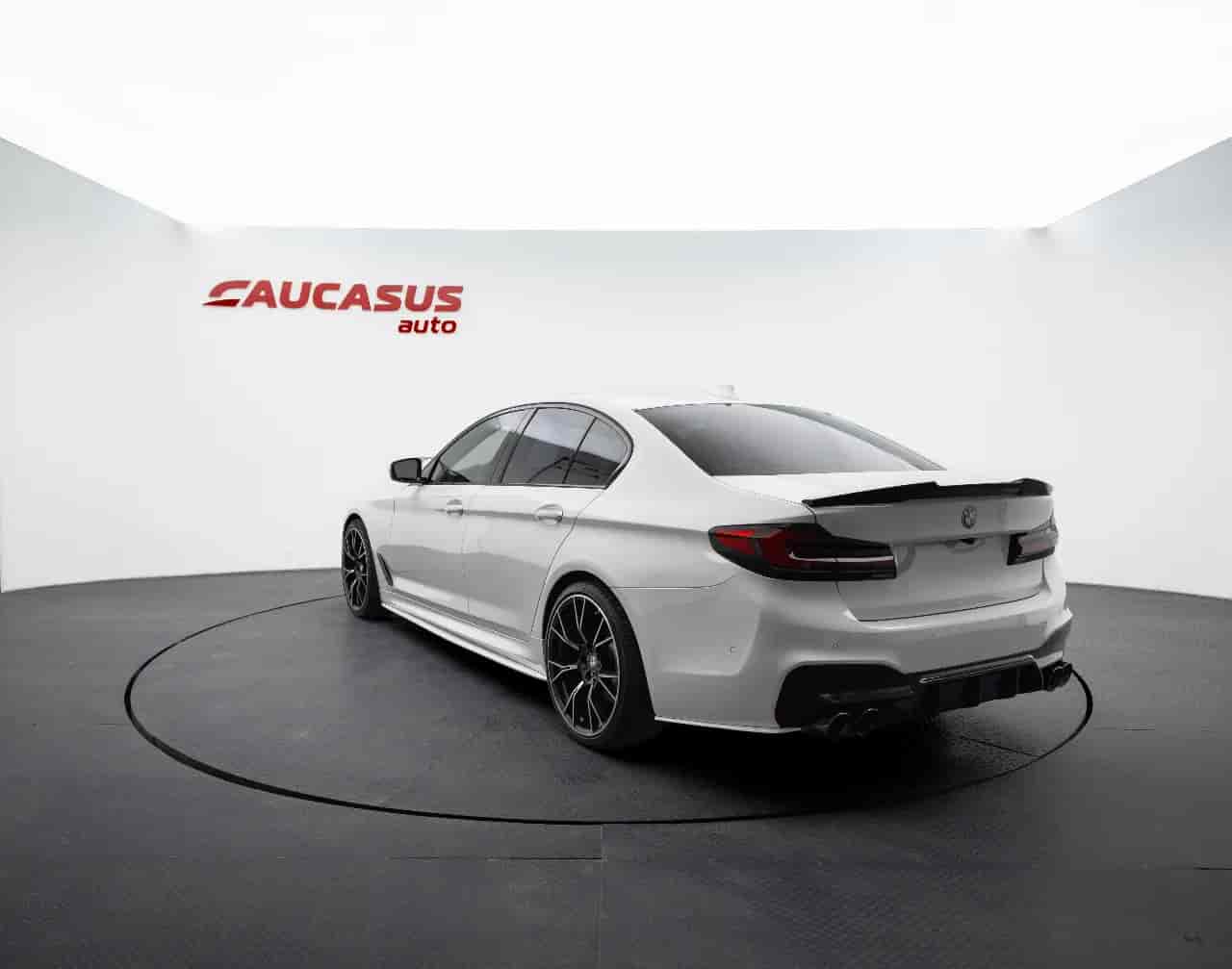 BMW 5-Series - 6