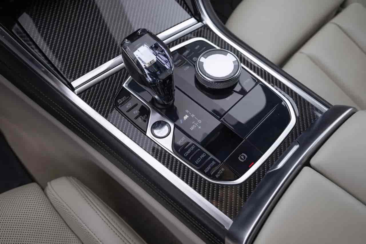 BMW M850i - 10