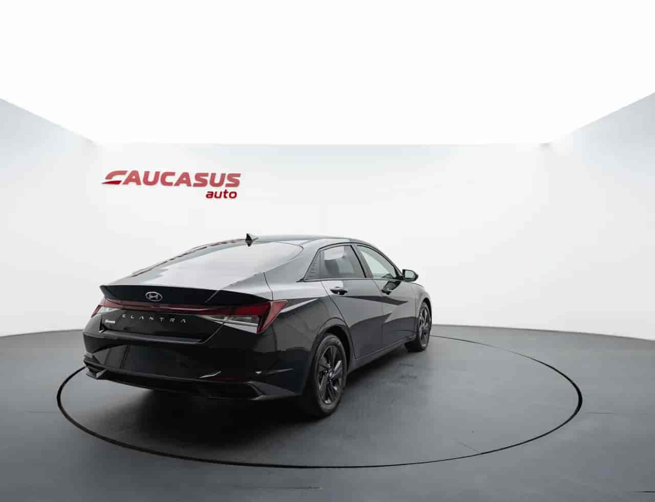 HYUNDAI Elantra - 4
