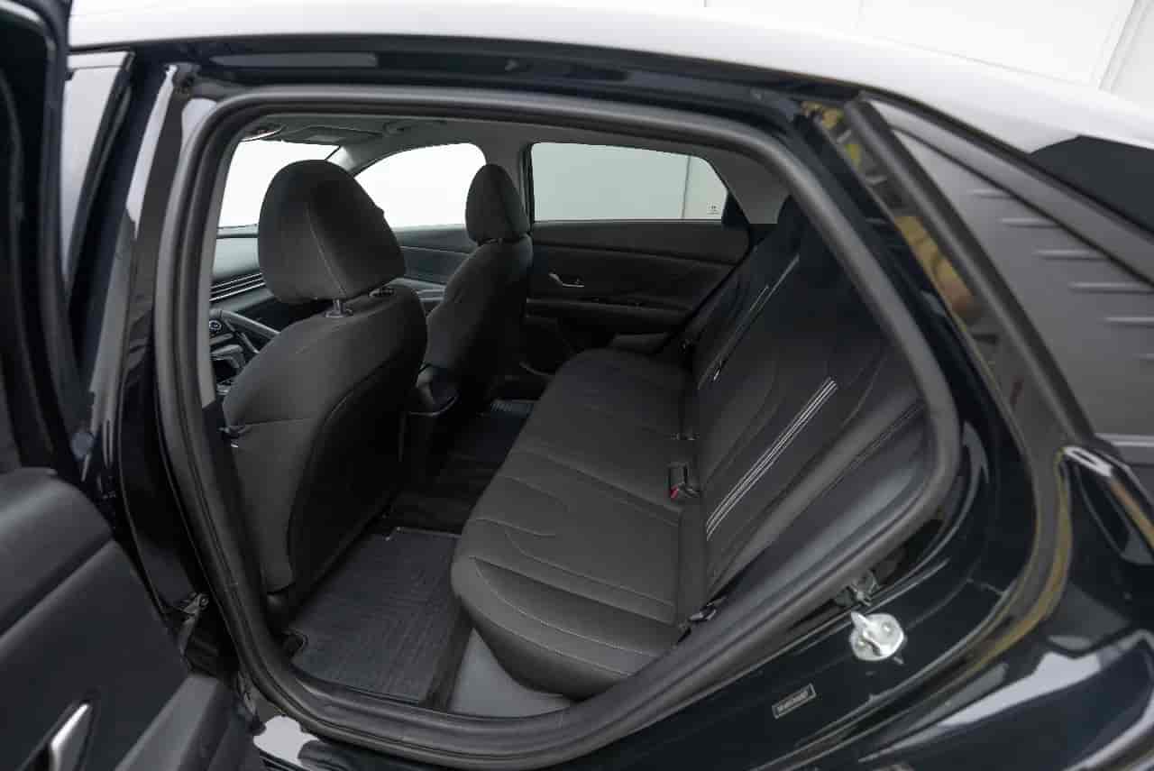 HYUNDAI Elantra - 8