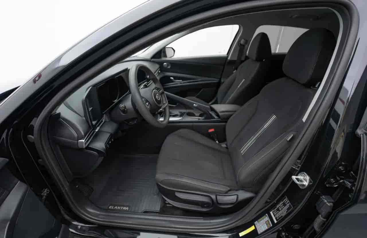 HYUNDAI Elantra - 10