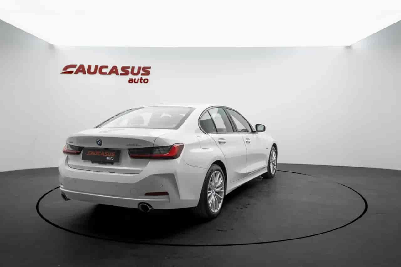 BMW 3-Series - 4
