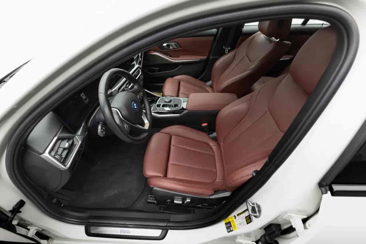 BMW 3-Series - 10