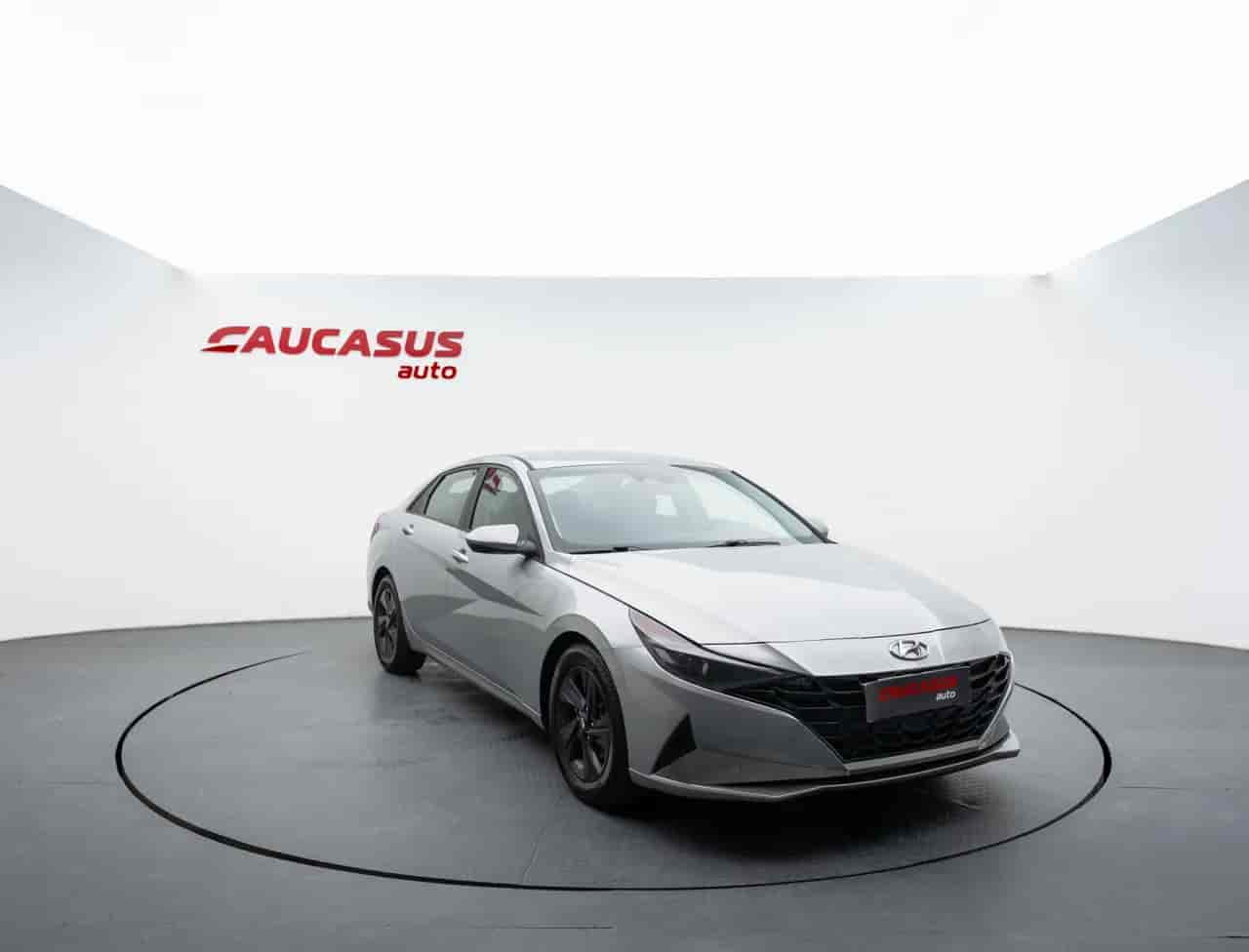HYUNDAI Elantra - 3