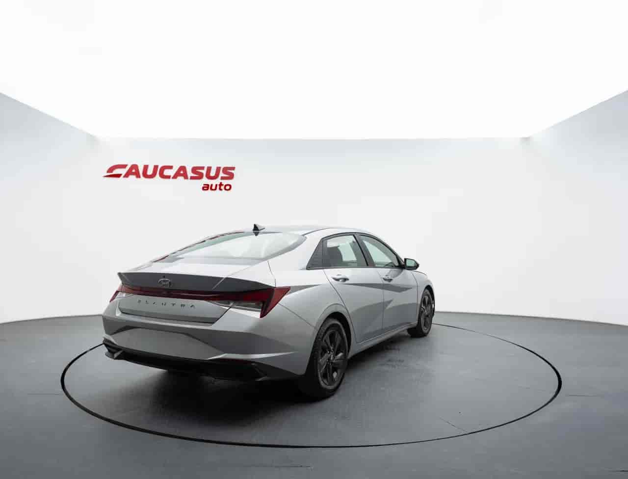 HYUNDAI Elantra - 4