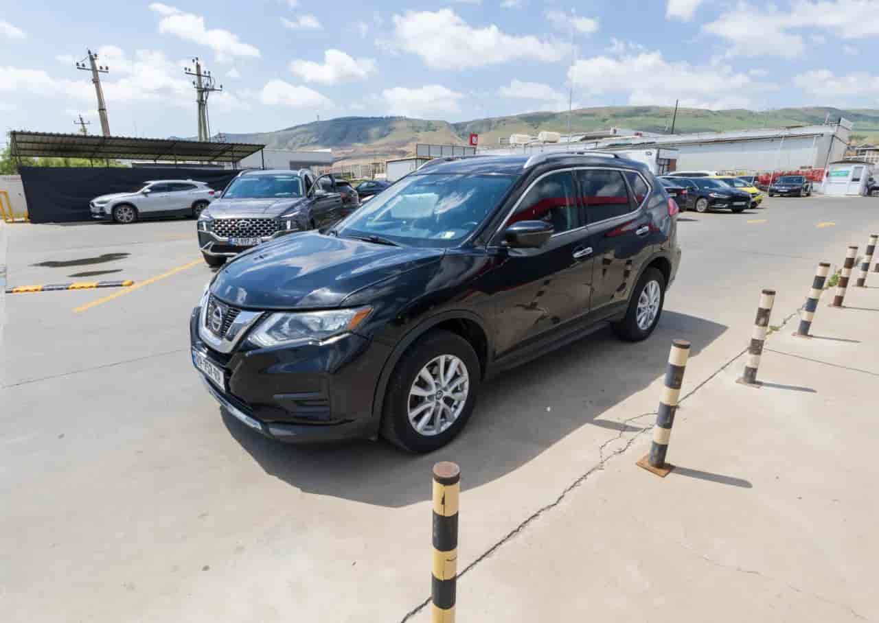 NISSAN Rogue - 1