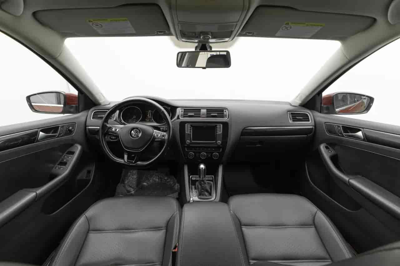 VOLKSWAGEN Jetta - 9