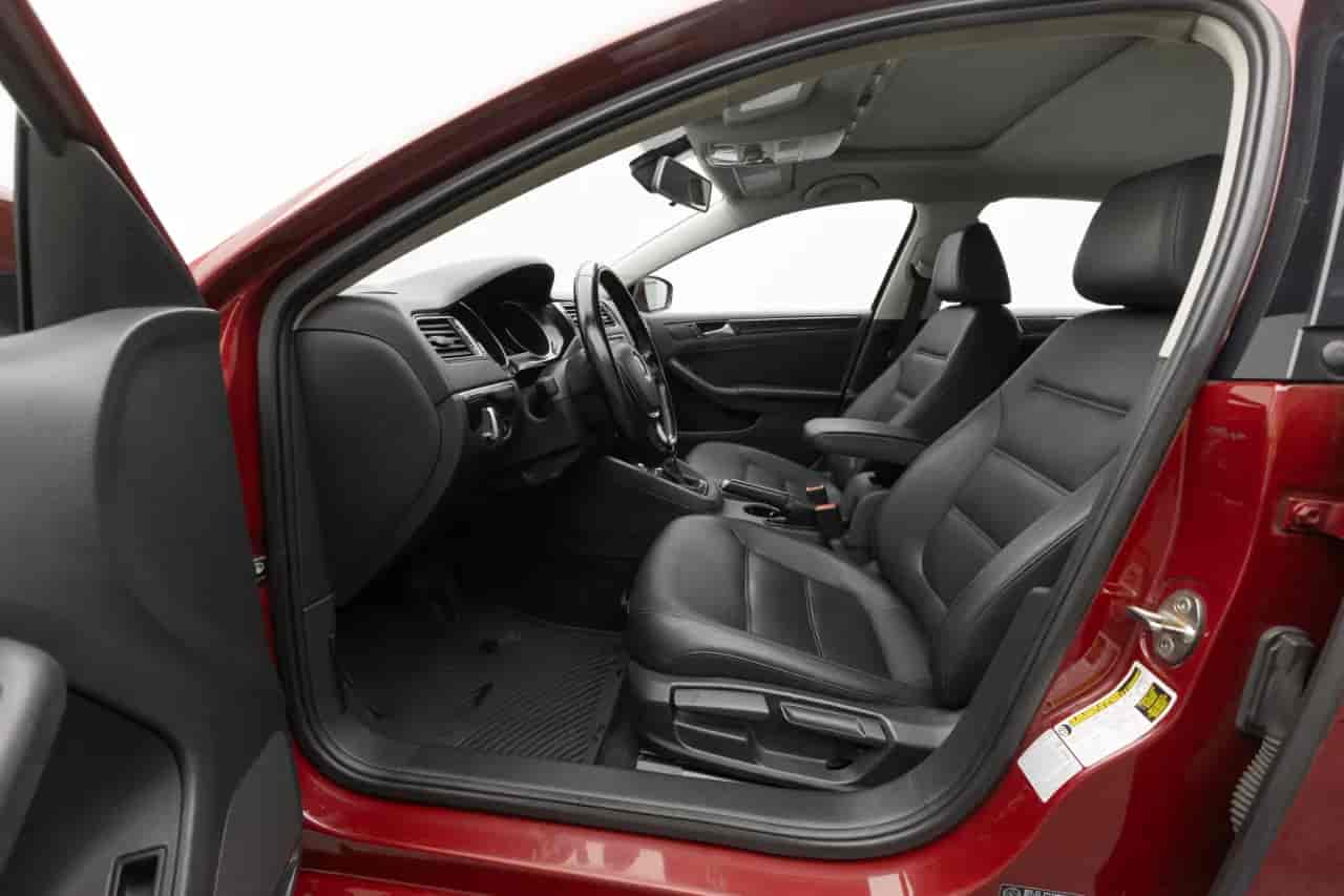 VOLKSWAGEN Jetta - 10