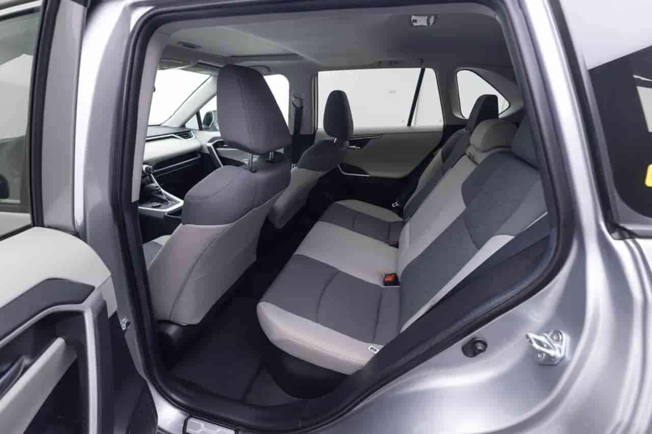TOYOTA RAV4 - 8
