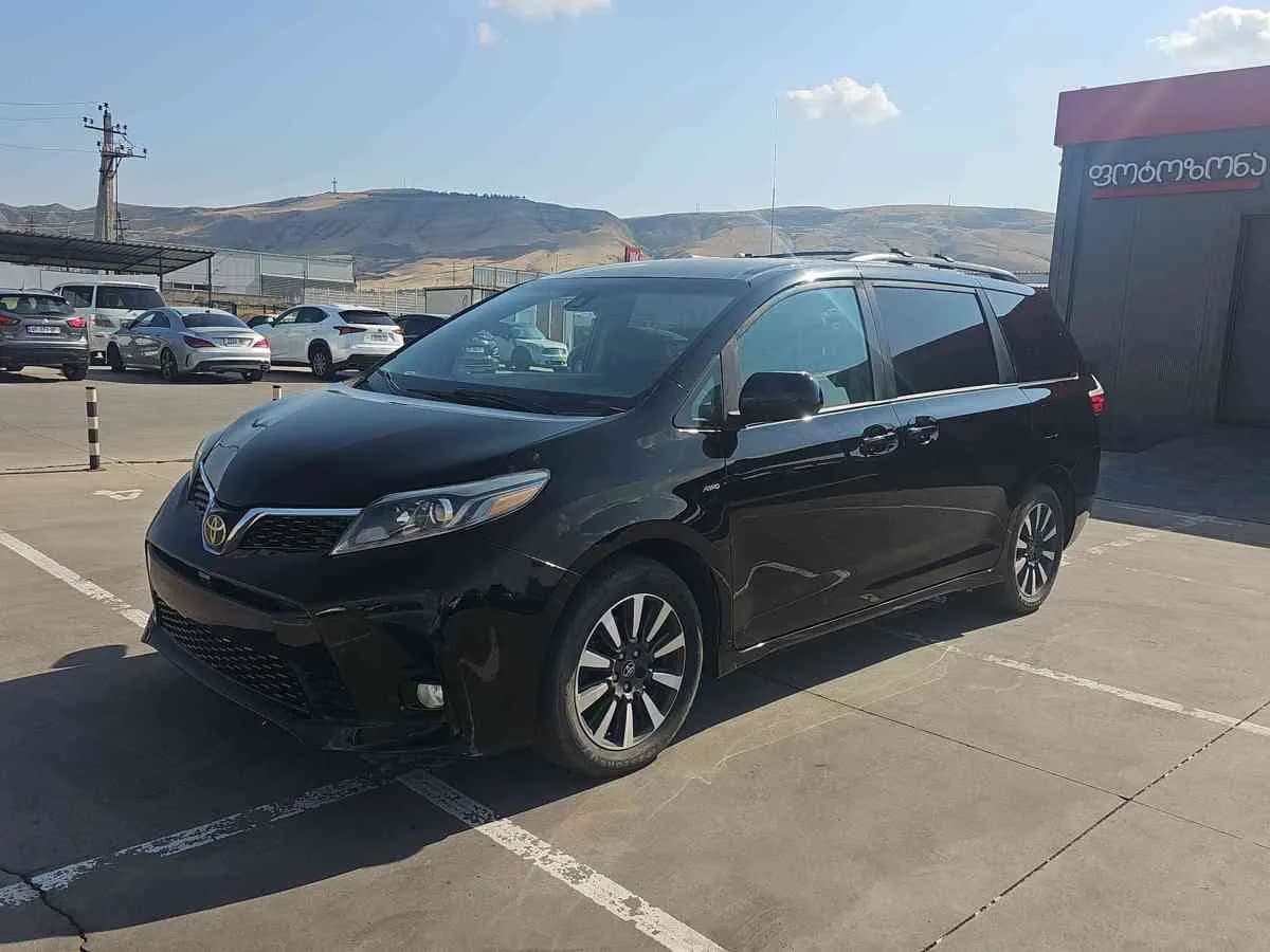TOYOTA Sienna - 1