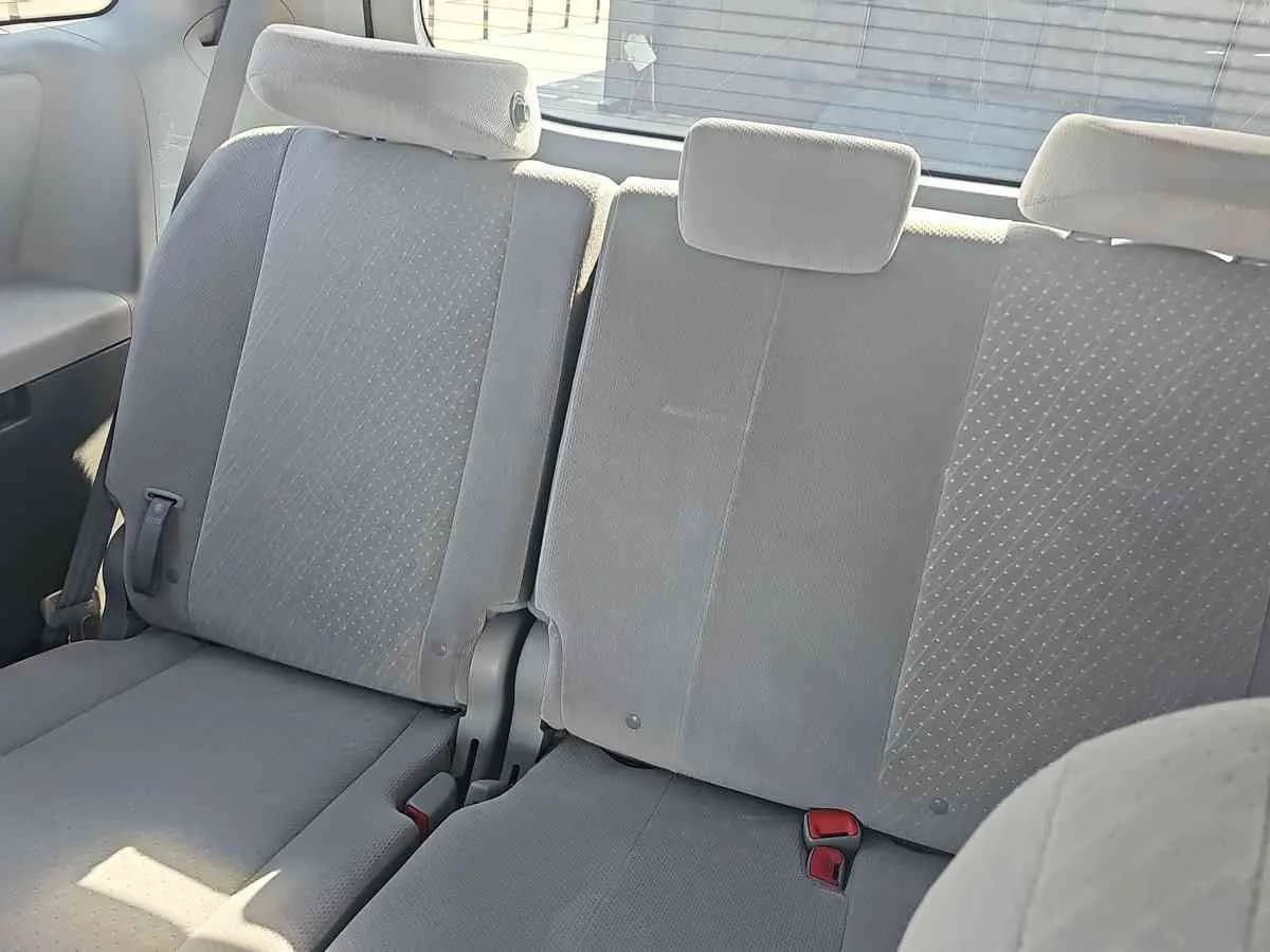 TOYOTA Sienna - 8