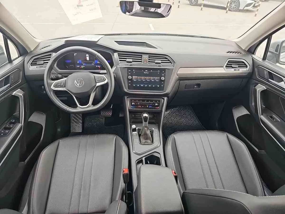 VOLKSWAGEN Tiguan - 9