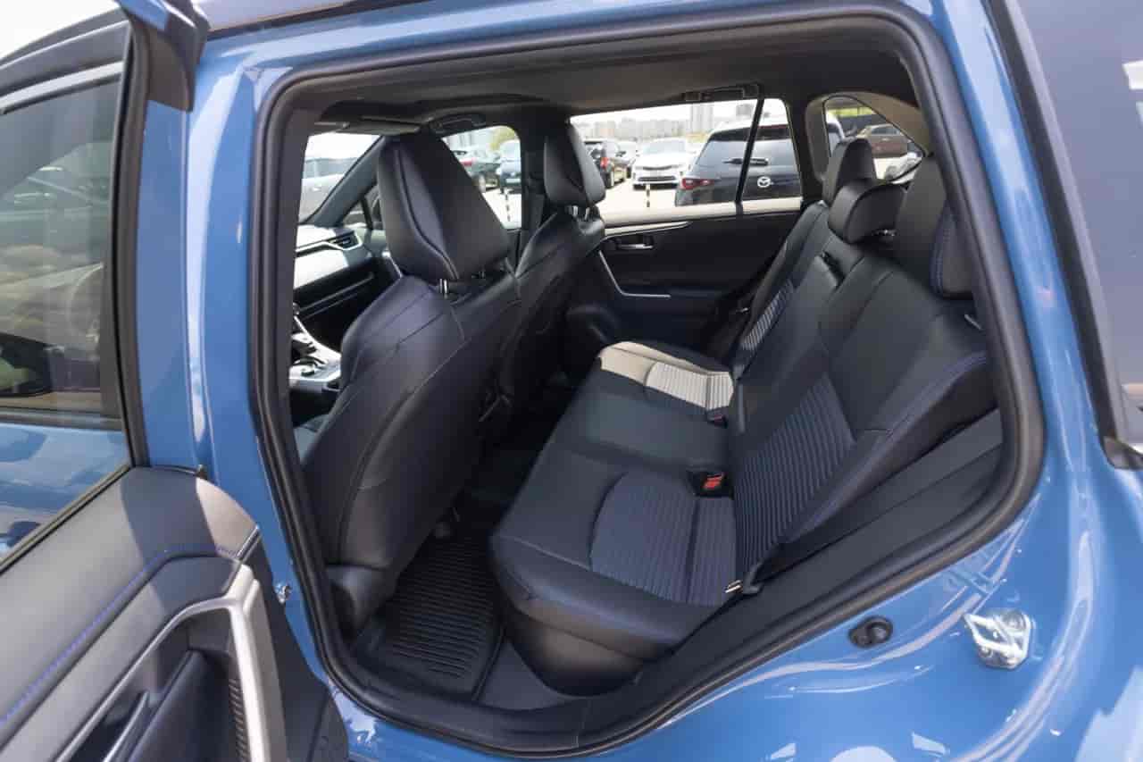 TOYOTA RAV4 - 7