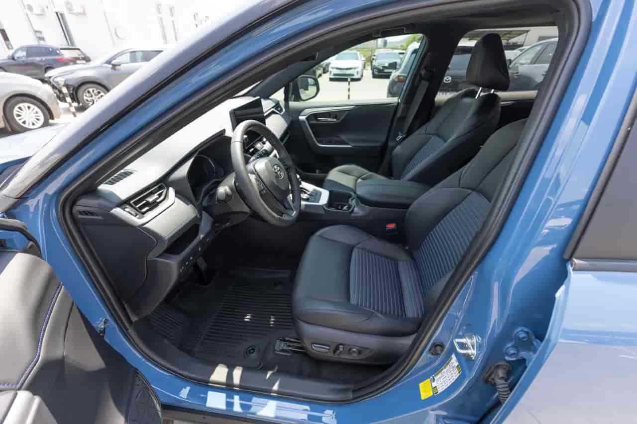 TOYOTA RAV4 - 9