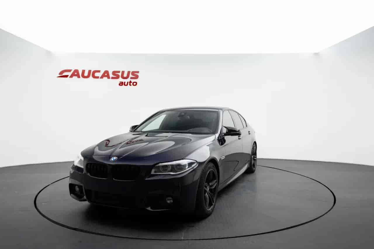 BMW 5-Series - 1