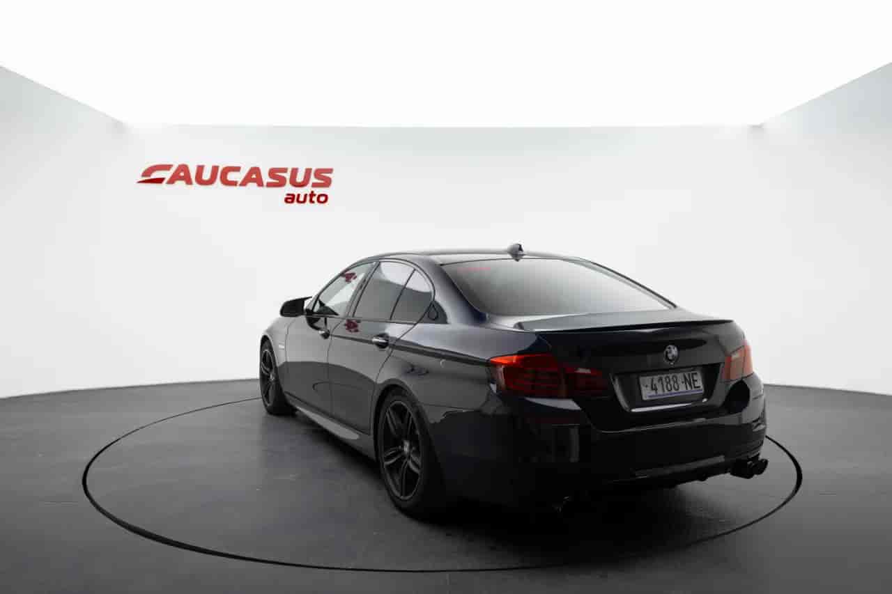 BMW 5-Series - 6