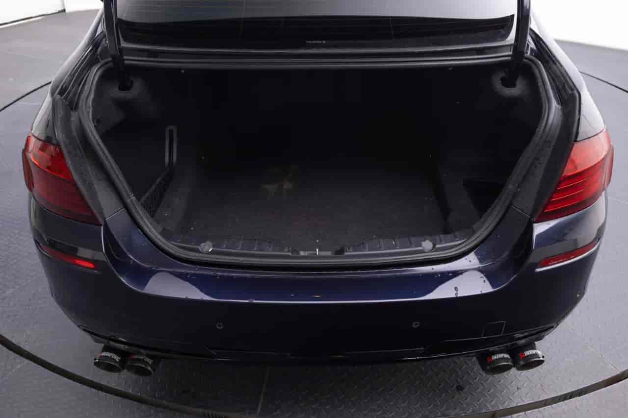BMW 5-Series - 7