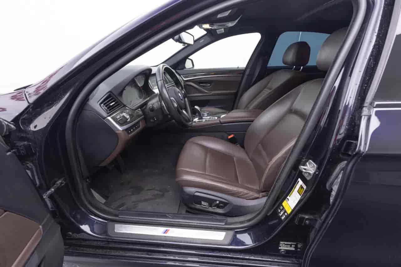 BMW 5-Series - 10