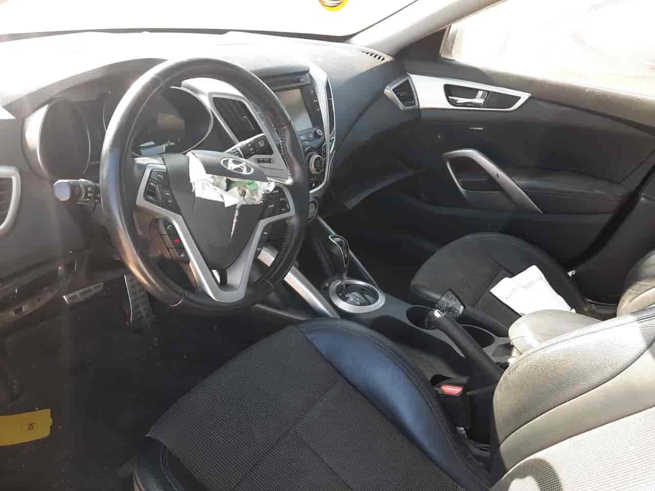 HYUNDAI Veloster - 9
