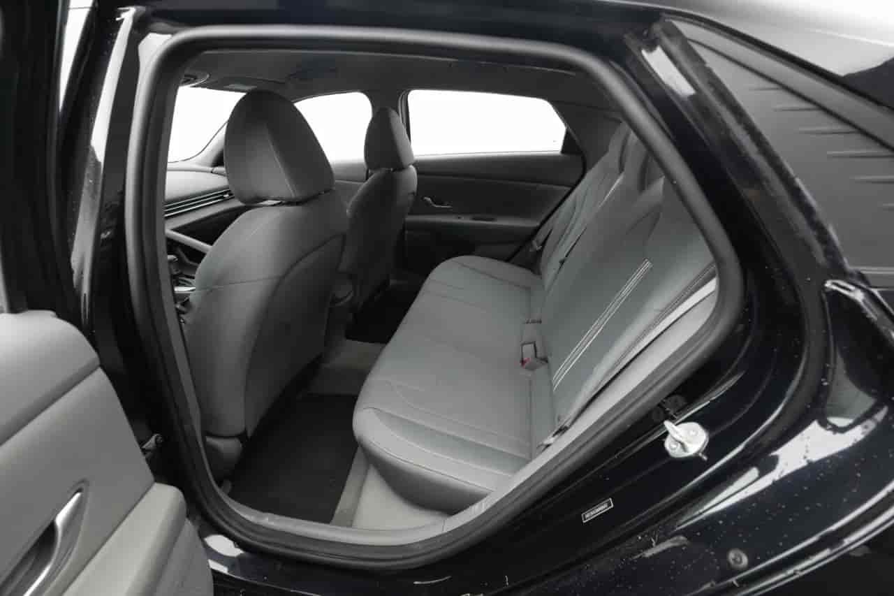 HYUNDAI Elantra - 8