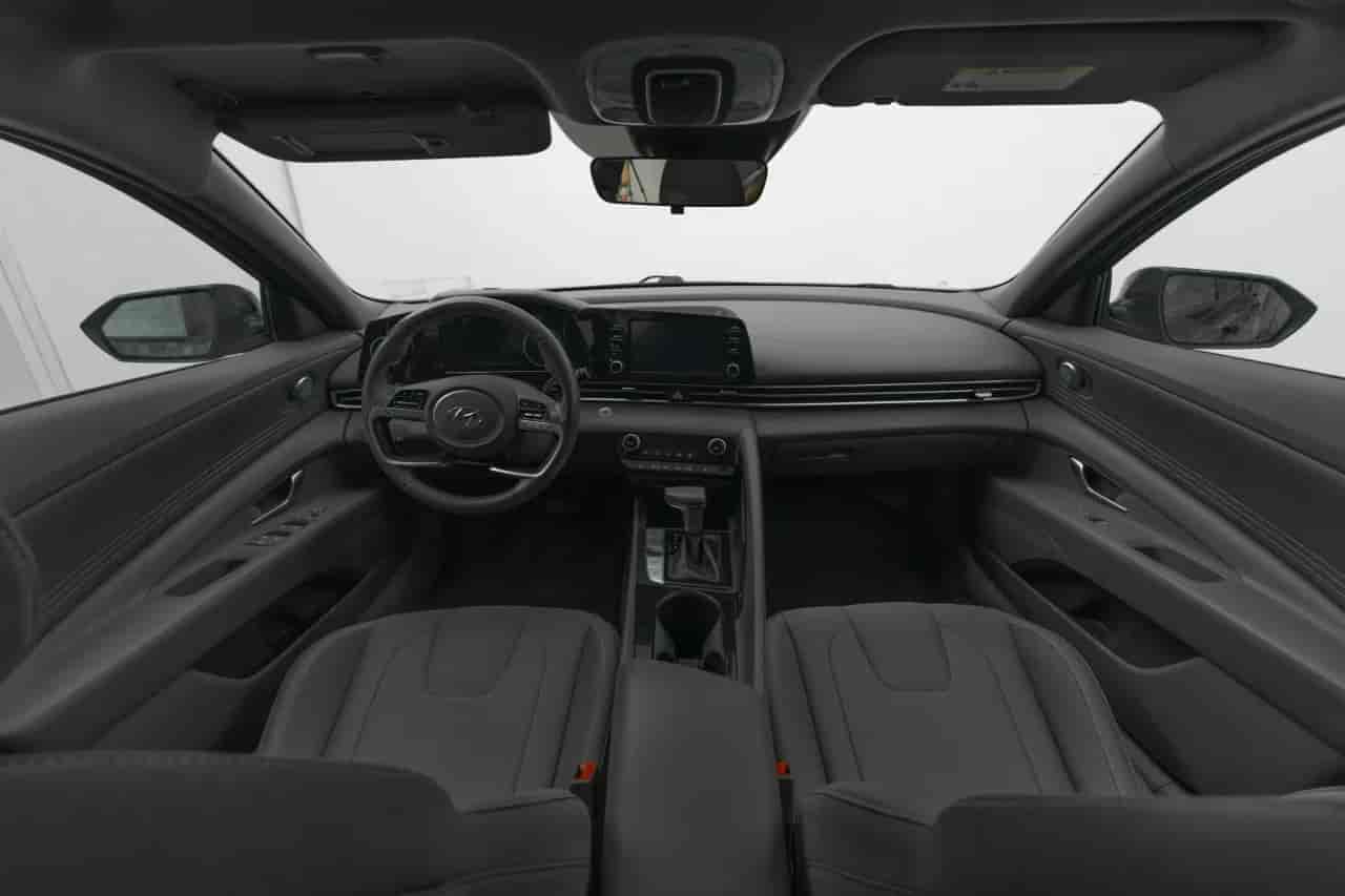 HYUNDAI Elantra - 9