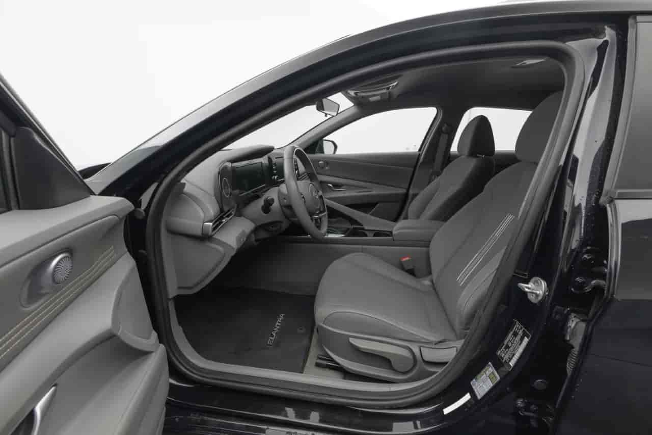 HYUNDAI Elantra - 10
