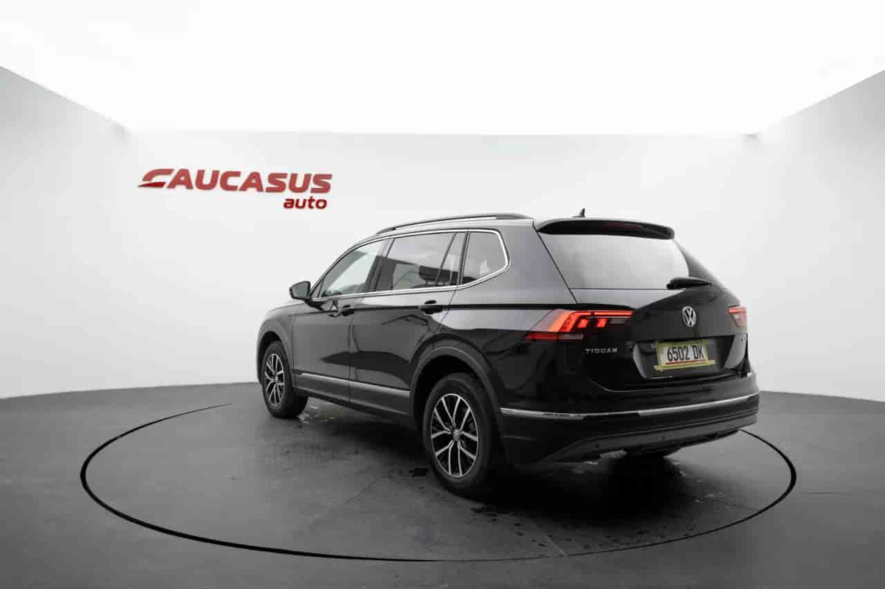 VOLKSWAGEN Tiguan - 6