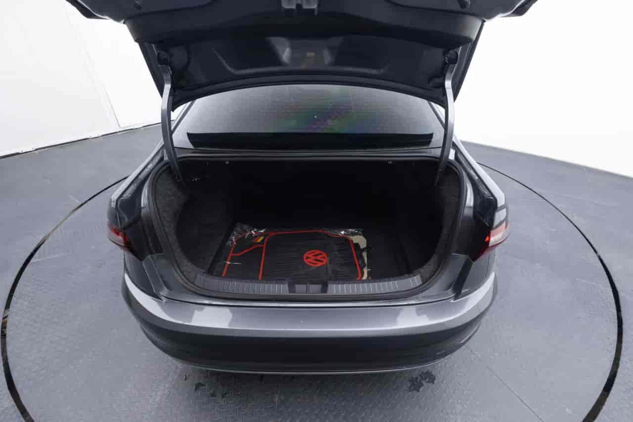 VOLKSWAGEN Jetta - 7