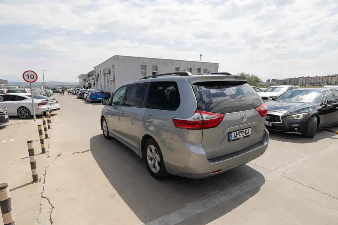 TOYOTA Sienna - 6
