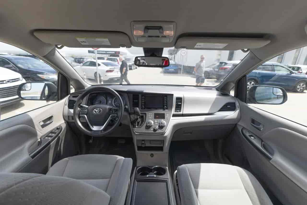 TOYOTA Sienna - 9